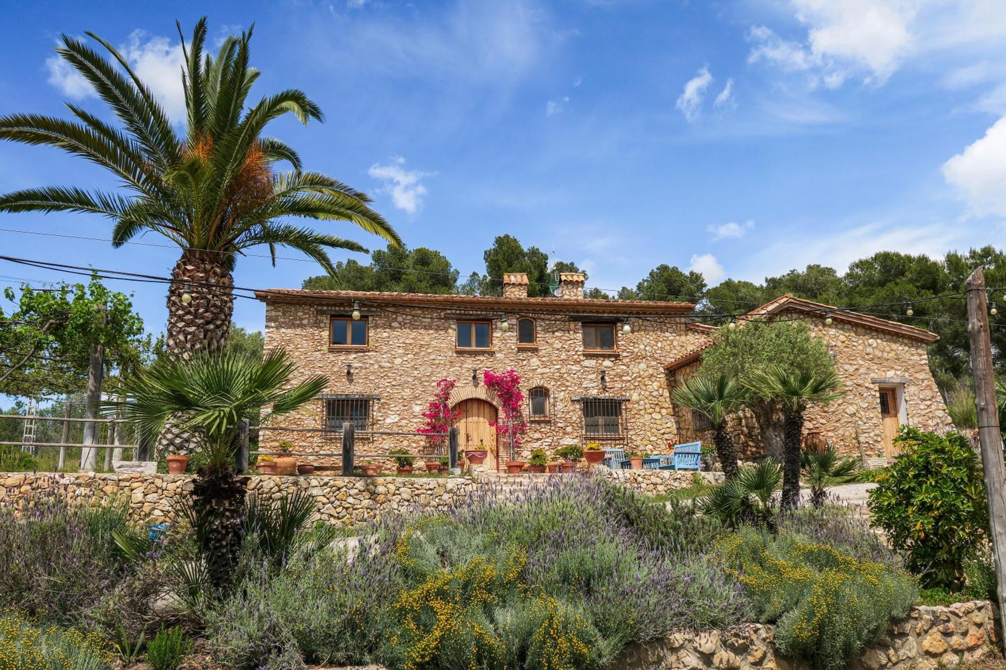 Masia Pou De La Vinya Sitges Bagian luar foto