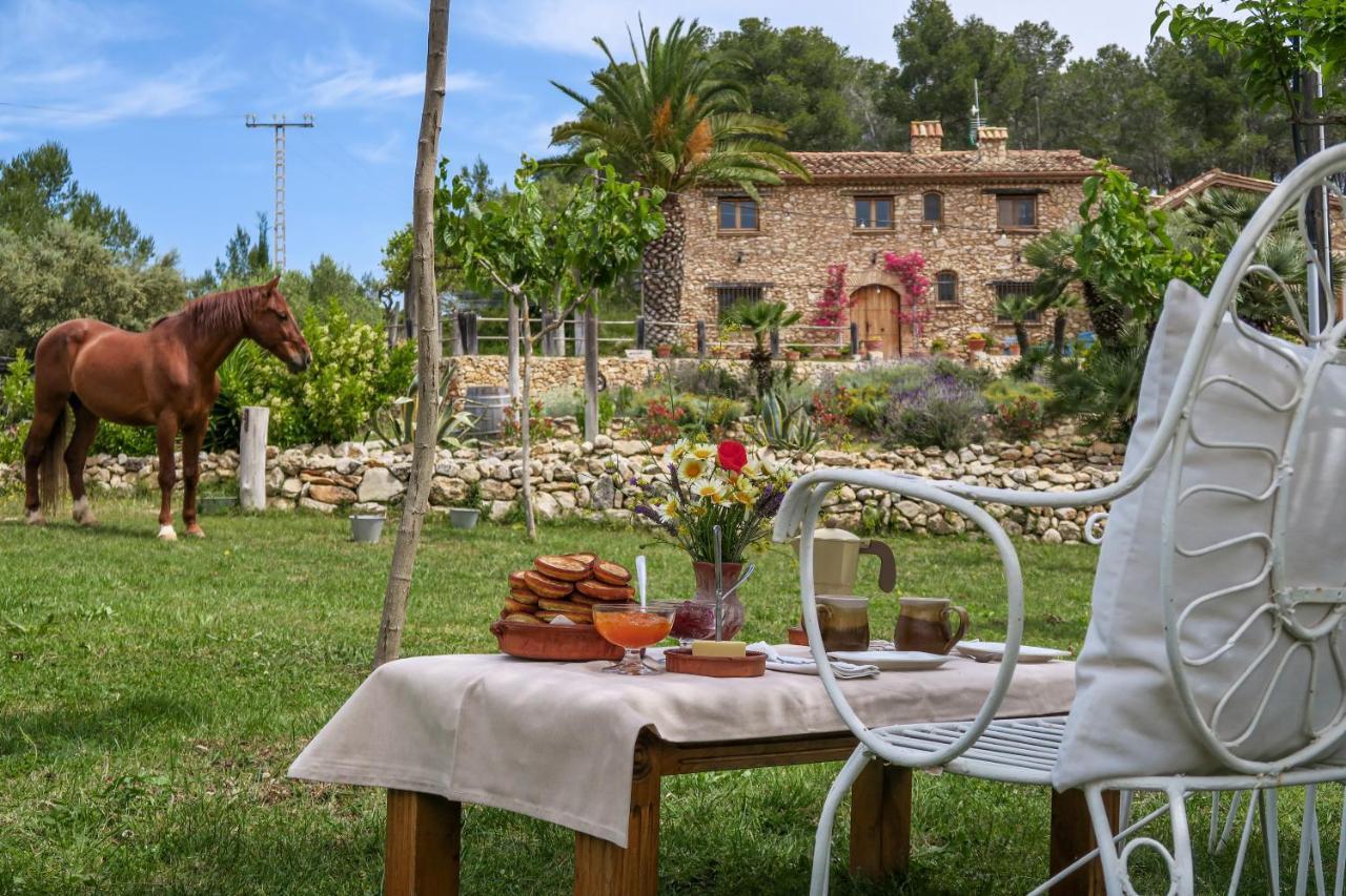 Masia Pou De La Vinya Sitges Bagian luar foto